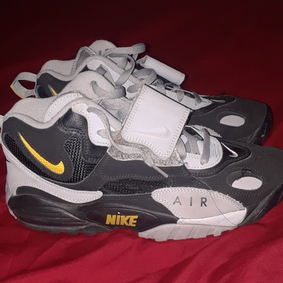 Nike shoes - Picture 1 of 1